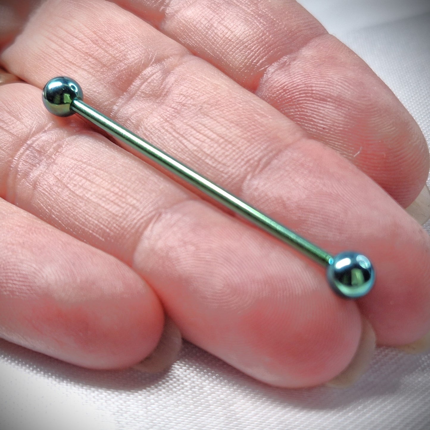 Straight Green Industrial Piercing Bar – 38mm, 14 Gauge – 316L Surgical Steel PVD Green plated