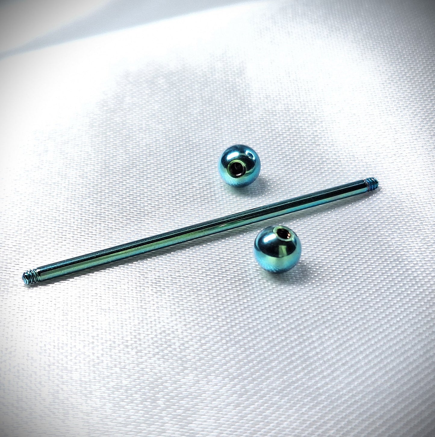 Straight Green Industrial Piercing Bar – 38mm, 14 Gauge – 316L Surgical Steel PVD Green plated