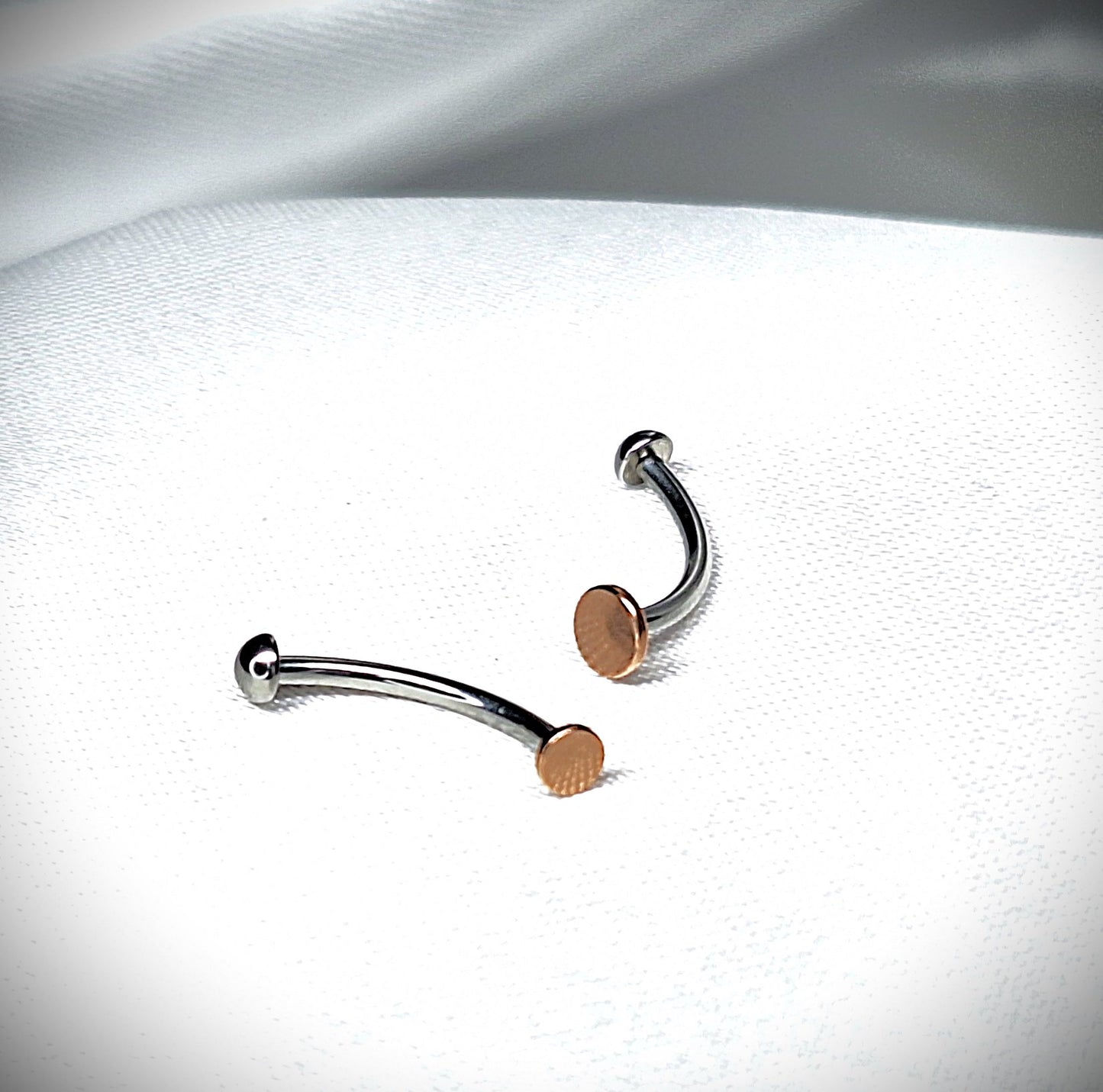 Curved bar with 3mm or 4mm FLAT ROUND Disc, Silver, Rose Gold, Gold, Black Ion plated, 16gauge, 6mm 8mm 10mm 12mm