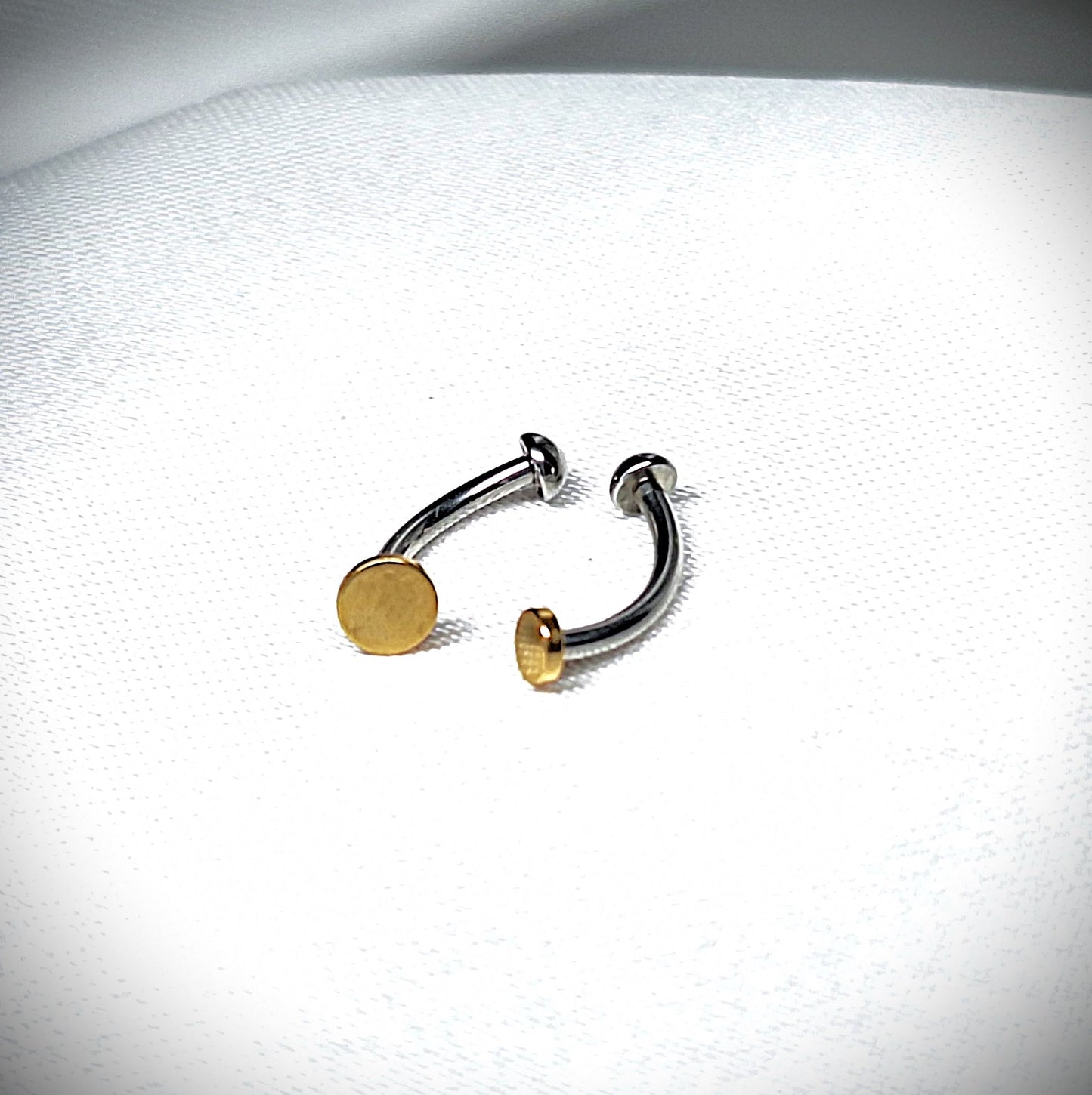 Curved bar with 3mm or 4mm FLAT ROUND Disc, Silver, Rose Gold, Gold, Black Ion plated, 16gauge, 6mm 8mm 10mm 12mm