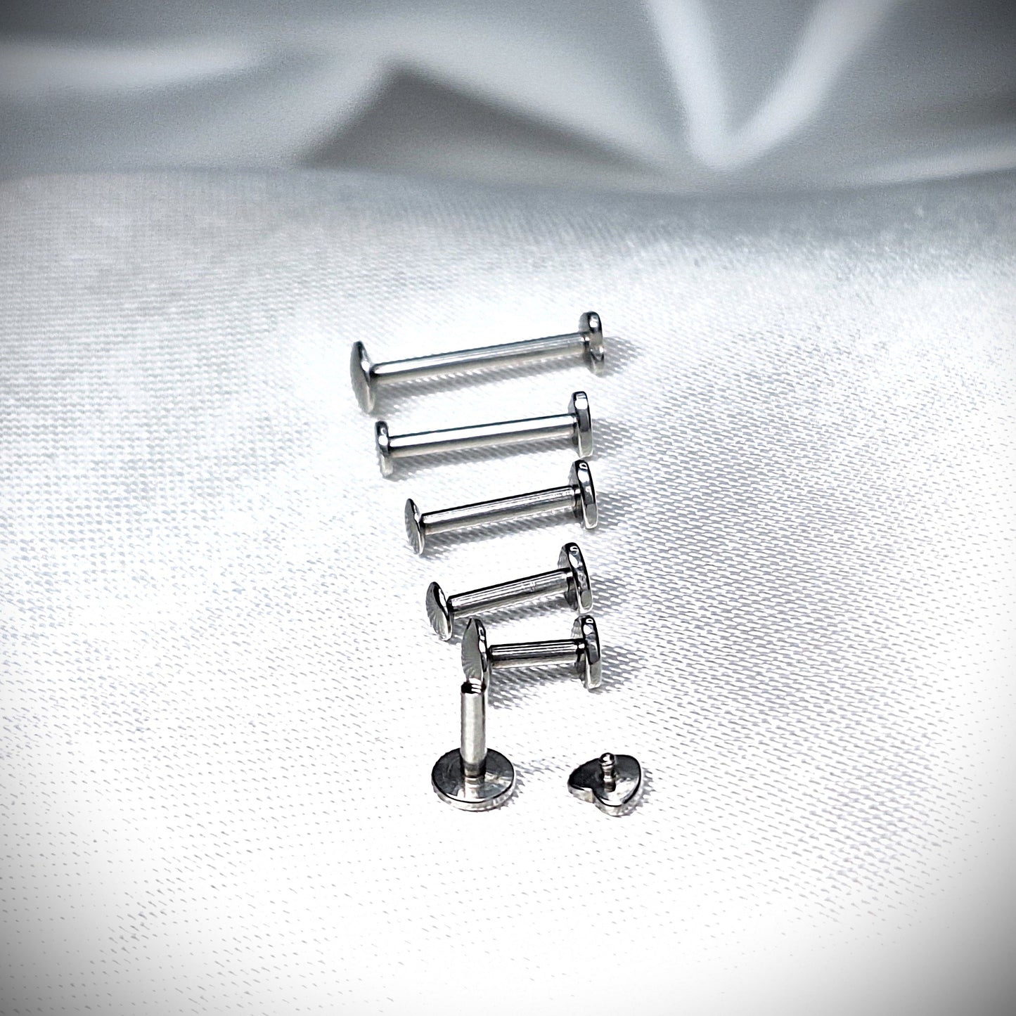 Labret stud with Flat Heart Top - In Rose Gold, Gold, Black, 316L Surgical Steel, 4mm, 5mm, 6mm, 8mm, 10mm, 11mm, 12mm