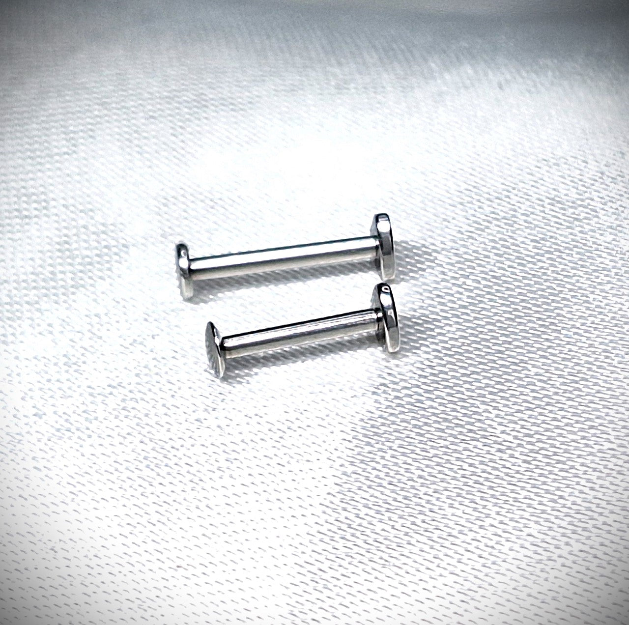 Labret stud with Flat Heart Top - In Rose Gold, Gold, Black, 316L Surgical Steel, 4mm, 5mm, 6mm, 8mm, 10mm, 11mm, 12mm