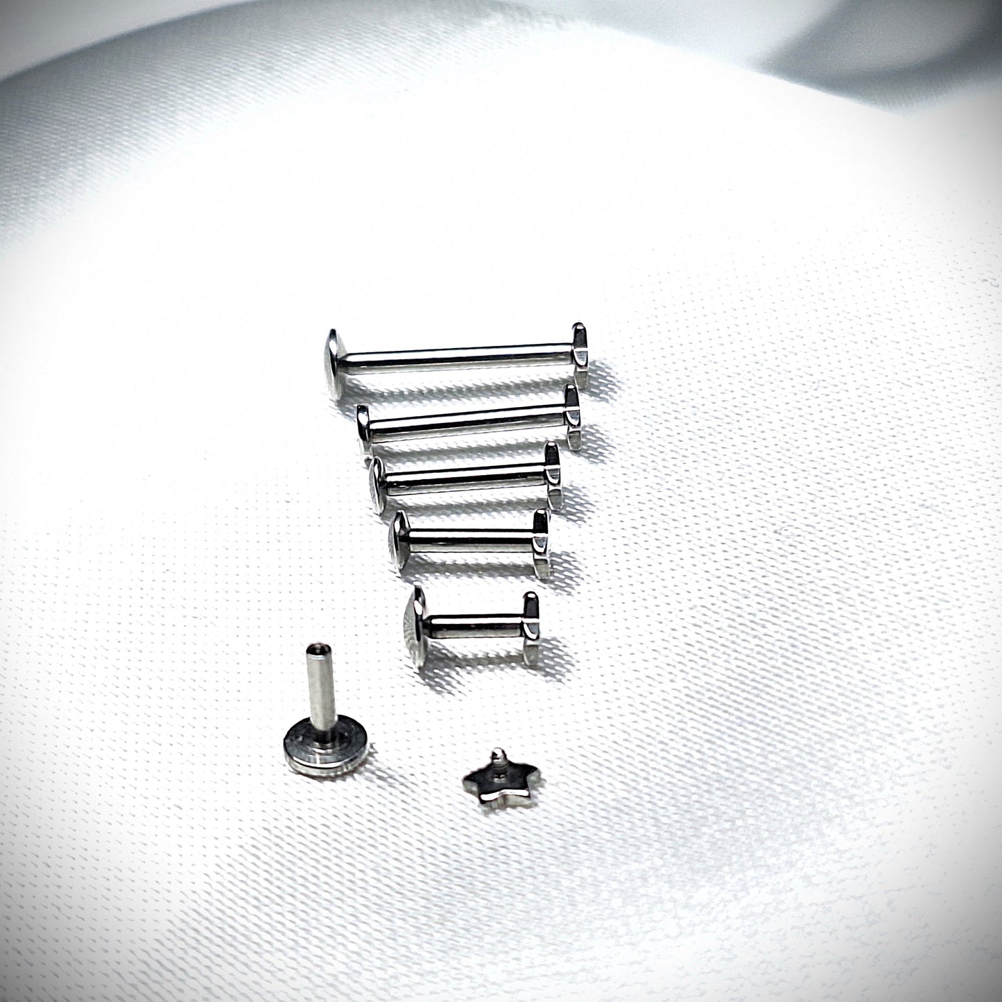 Labret stud with Flat Star Top - In Rose Gold, Gold, Black, 316L Surgical Steel, 4mm, 5mm, 6mm, 8mm, 10mm, 12mm