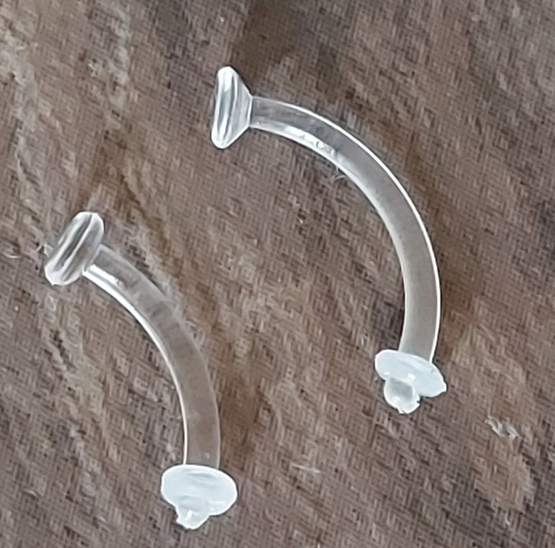 Curved barbell, Vertical labret, Eyebrow bar, 16Ga  (Pack of 3)  Good for reducing irritation.