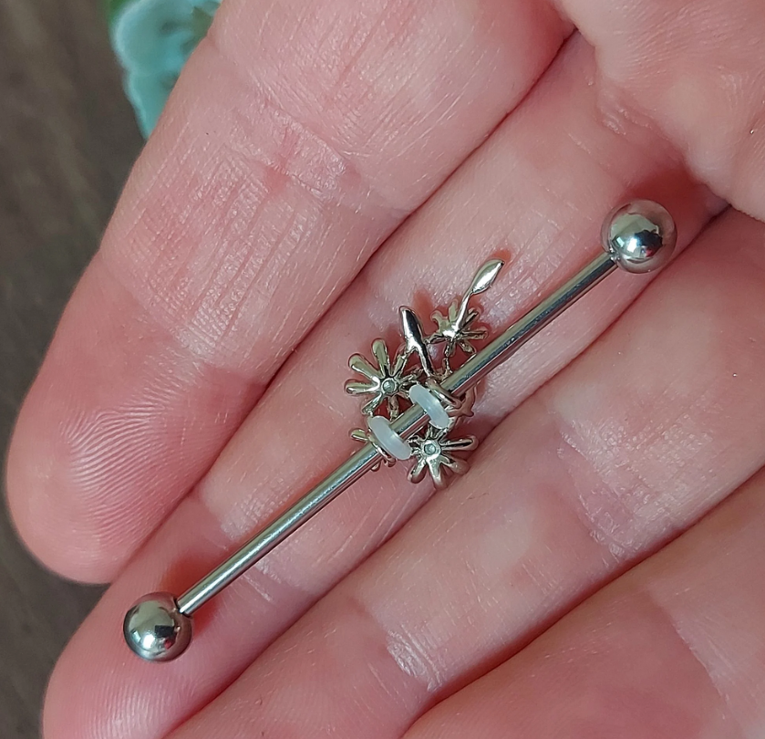 Industrial piercing bar with Removable Flowers - 14Gauge